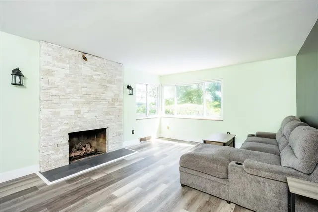 105 Parkview Road gallery image 23