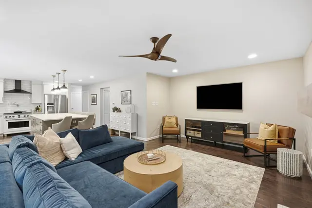 105 Rippling Brook DRIVE gallery image 11
