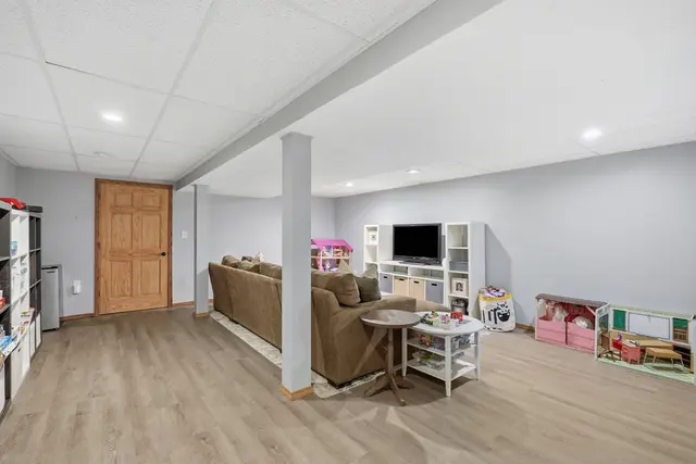 105 Rippling Brook DRIVE gallery image 26
