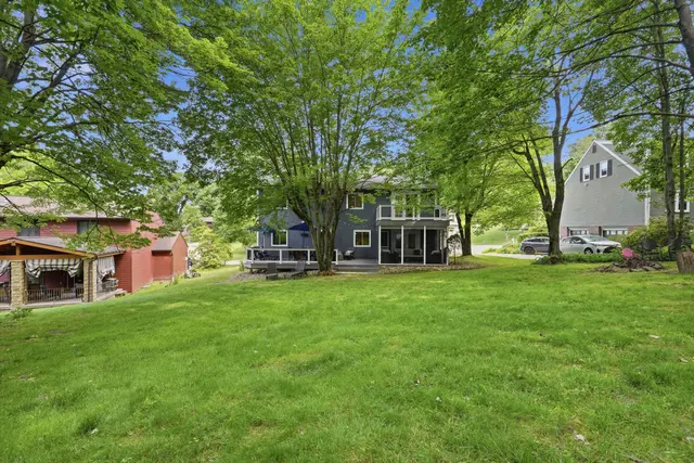 105 Rippling Brook DRIVE gallery image 31