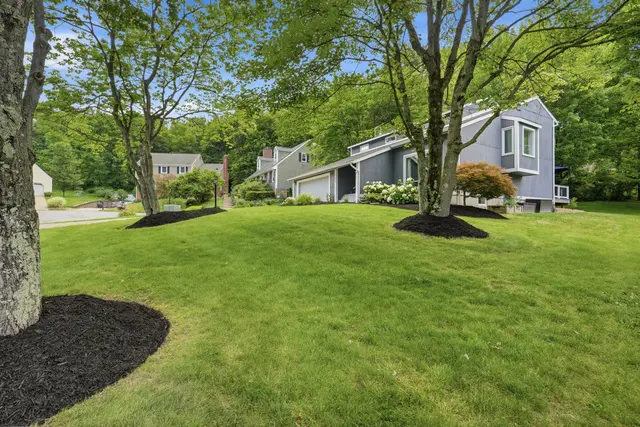 105 Rippling Brook DRIVE gallery image 33