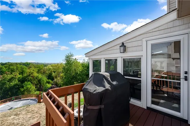 105 Sloan Ct gallery image 9
