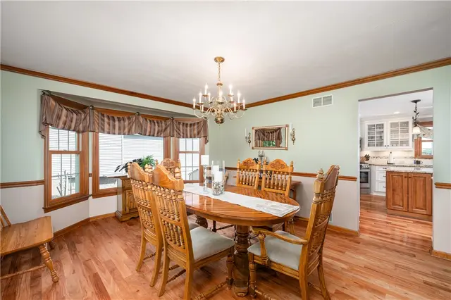 105 Sloan Ct gallery image 30