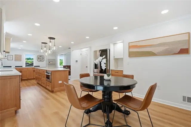 105 Windgate Dr gallery image 7