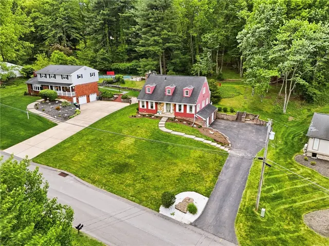 105 Windgate Dr gallery image 10