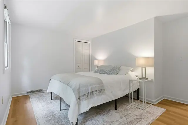 105 Windgate Dr gallery image 12