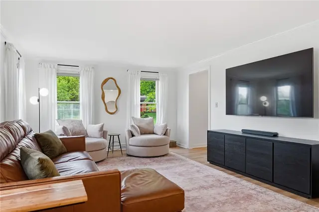 105 Windgate Dr gallery image 14