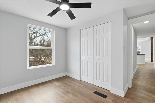 105 York Rd gallery image 7