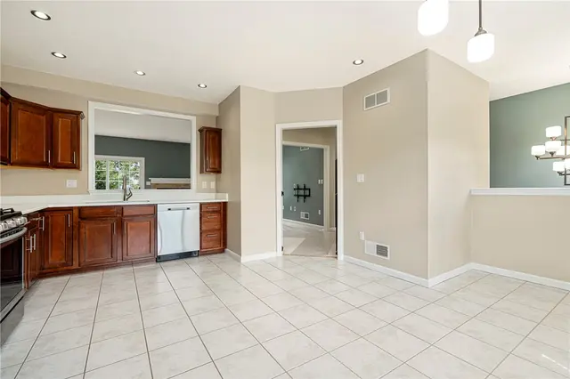 10522 Forest Hill gallery image 4