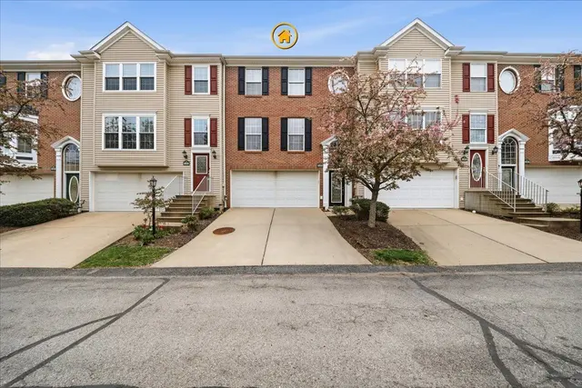 10532 Cherry Grove COURT gallery image 2