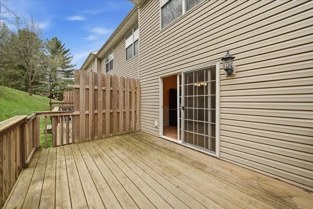 10532 Cherry Grove COURT gallery image 7