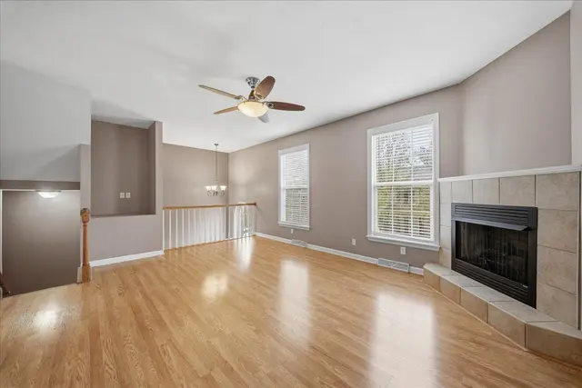 10532 Cherry Grove COURT gallery image 13