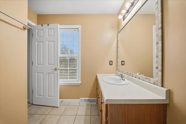 10532 Cherry Grove COURT gallery image 23