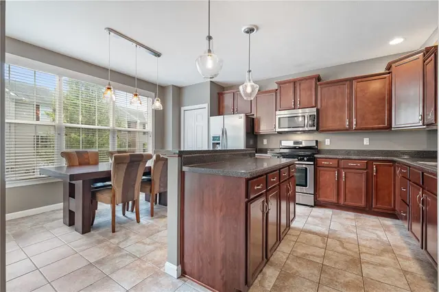 10532 Timber Edge Drive gallery image 4