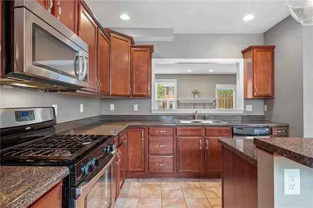 10532 Timber Edge Drive gallery image 10