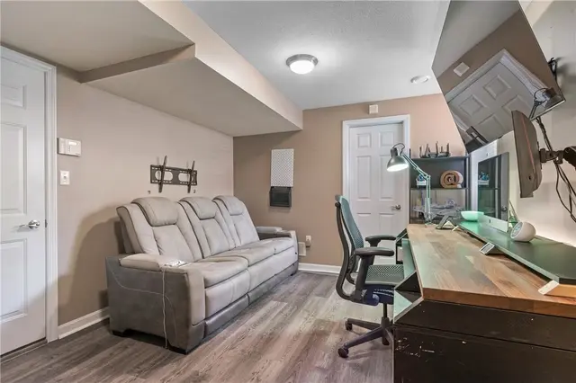 10532 Timber Edge Drive gallery image 15
