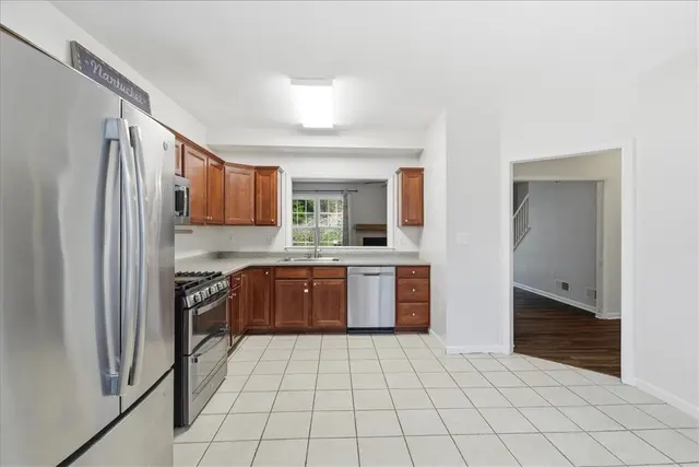 10534 Cherry Grove Court gallery image 11