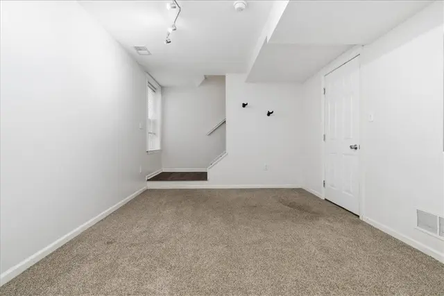10534 Cherry Grove Court gallery image 33