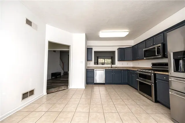 10562 Cherry Grove Ct. gallery image 13