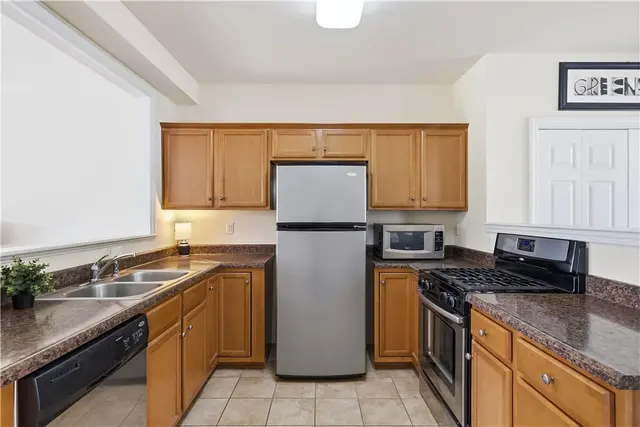 10565 Cherry Grove Court gallery image 11