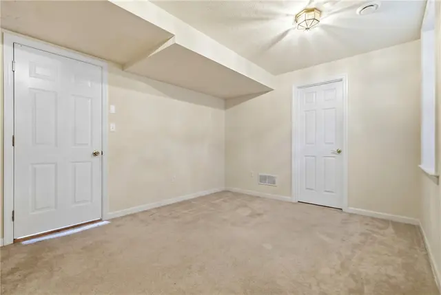 10565 Cherry Grove Court gallery image 32