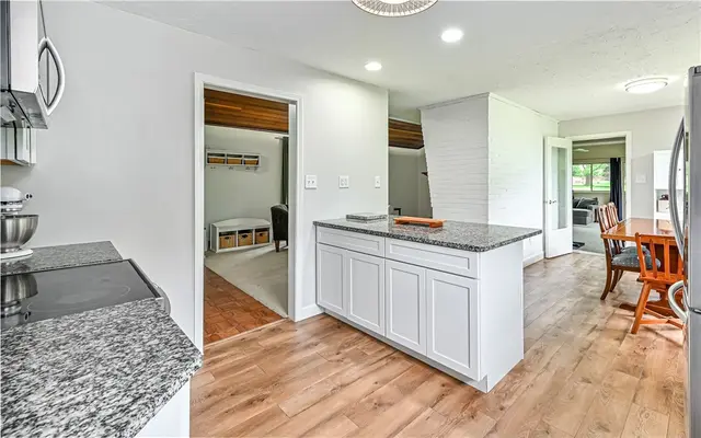 10595 Crest Rd gallery image 4
