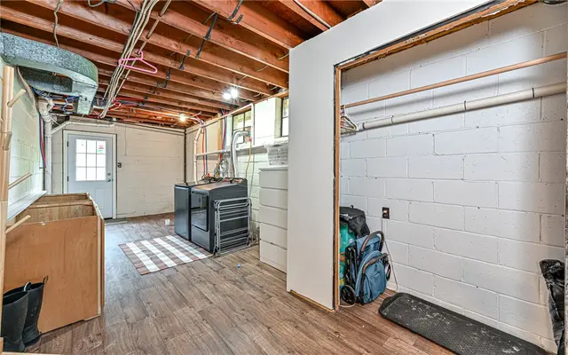 10595 Crest Rd gallery image 5