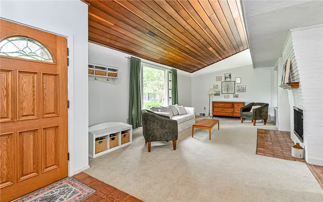10595 Crest Rd gallery image 8