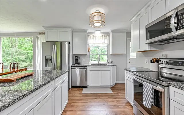 10595 Crest Rd gallery image 9