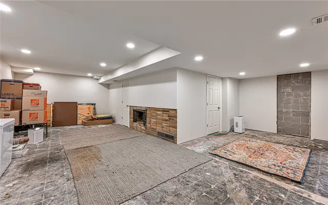 10595 Crest Rd gallery image 12