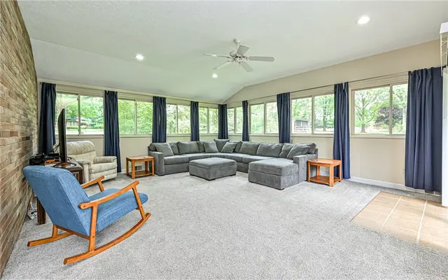 10595 Crest Rd gallery image 14