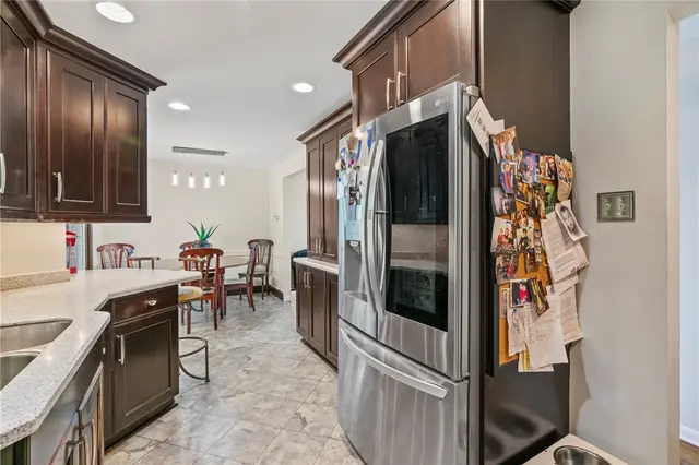 106 Elrose Dr gallery image 5