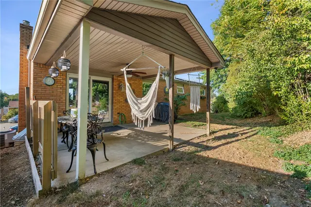 106 Elrose Dr gallery image 6