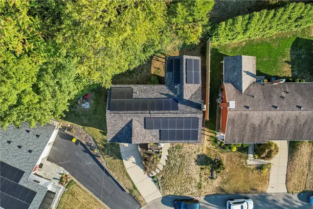 106 Elrose Dr gallery image 13