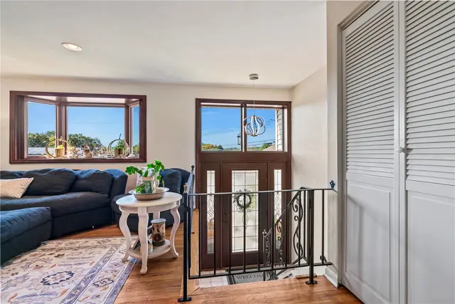 106 Elrose Dr gallery image 23