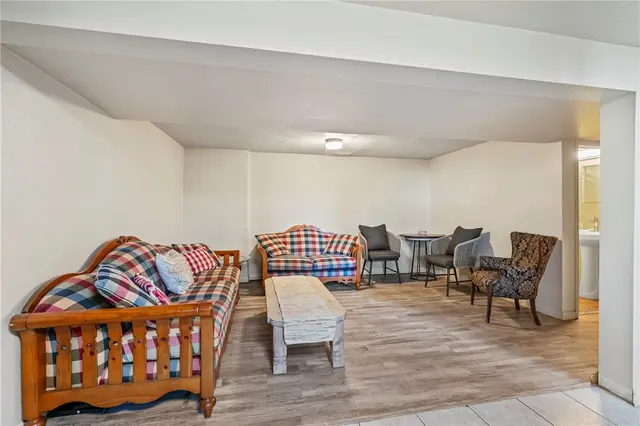 106 Elrose Dr gallery image 28