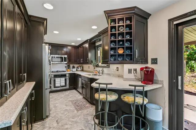 106 Elrose Dr gallery image 32