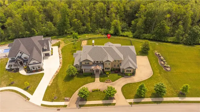 106 Orchard Dr gallery image 33