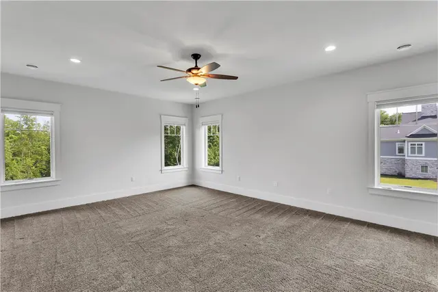 106 Orchard Dr gallery image 41