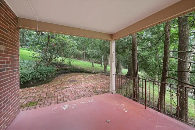 1060 Covington Pl gallery image 13