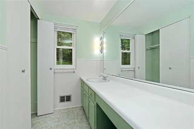 1060 Covington Pl gallery image 23