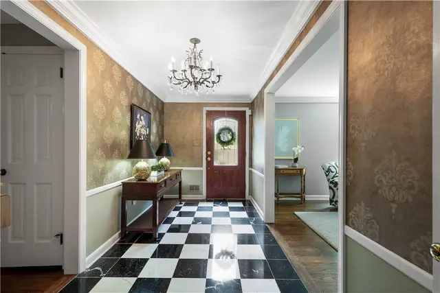 1061 Apple Hill Lane gallery image 11