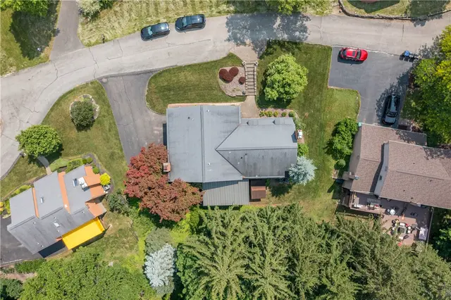 1061 Apple Hill Lane gallery image 12