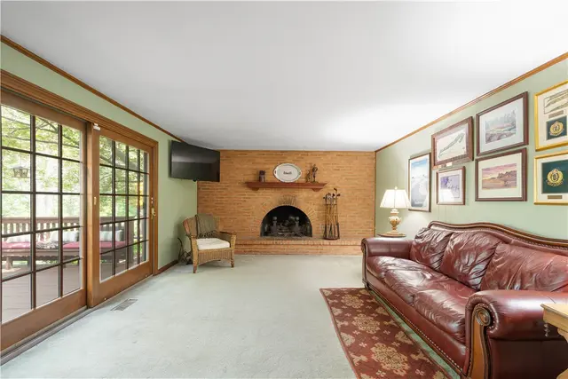 1061 Apple Hill Lane gallery image 14