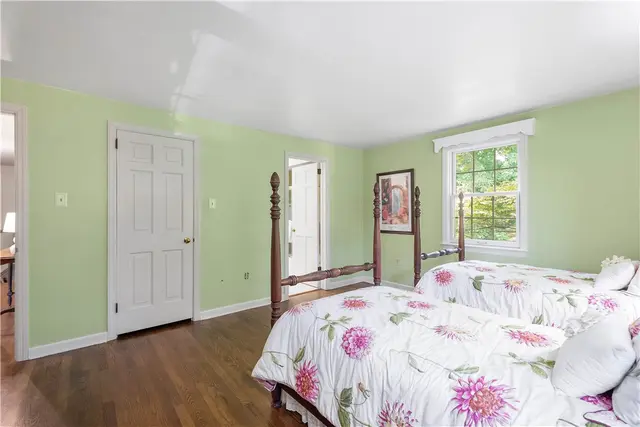 1061 Apple Hill Lane gallery image 38