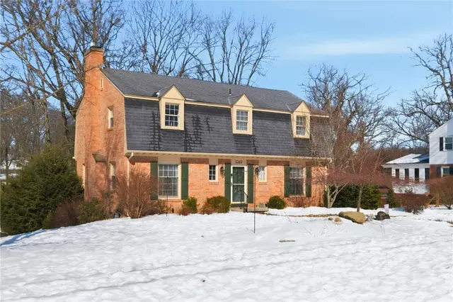 1069 Woodhill Drive gallery image 4