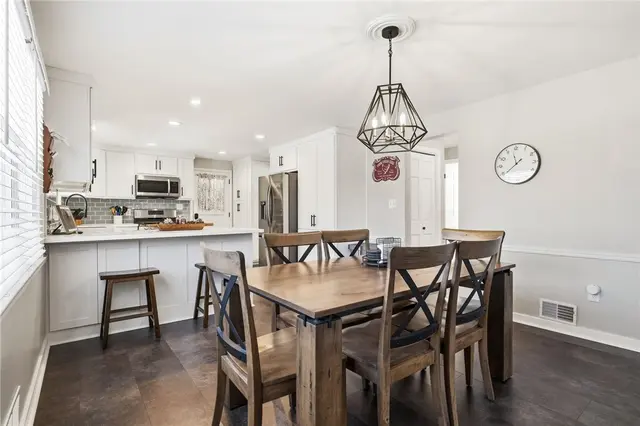 1069 Woodhill Drive gallery image 17