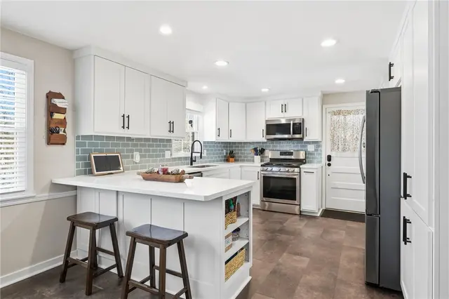 1069 Woodhill Drive gallery image 18