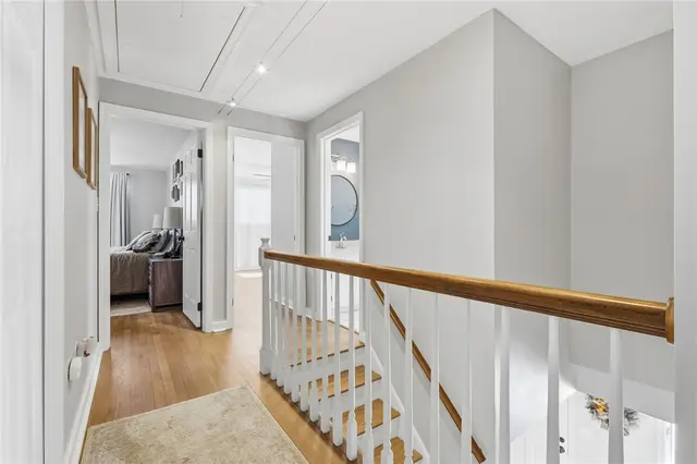 1069 Woodhill Drive gallery image 26