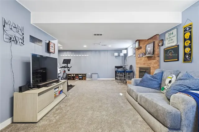 1069 Woodhill Drive gallery image 39
